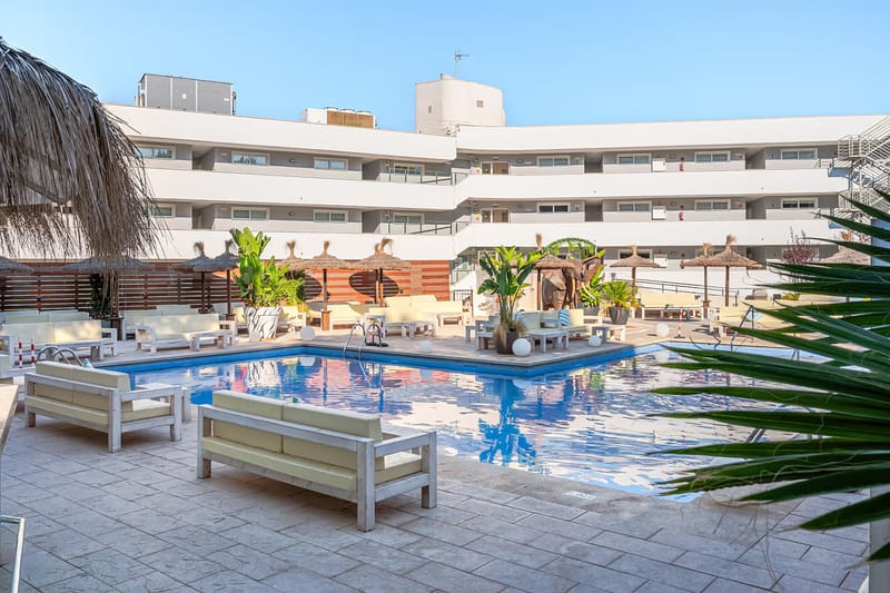 SAVANNAH POOL CLUB